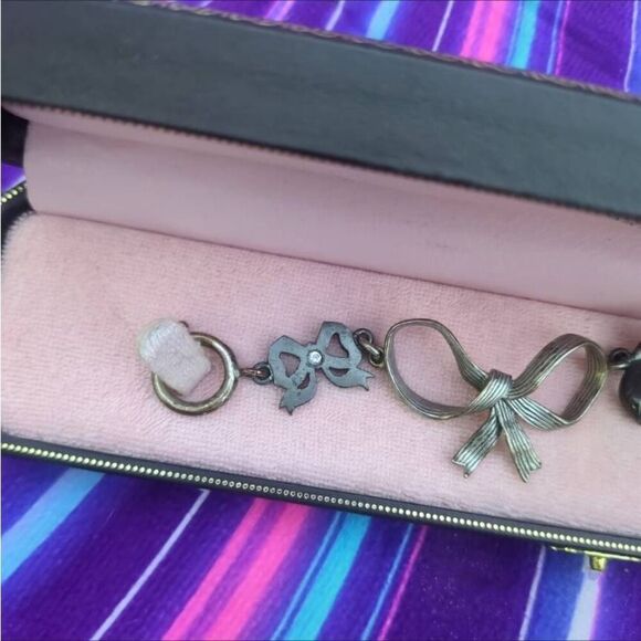 Juicy Couture Y2K Multi Bow/Ribbon Vintage Charm Bracelet - Picture 3 of 6